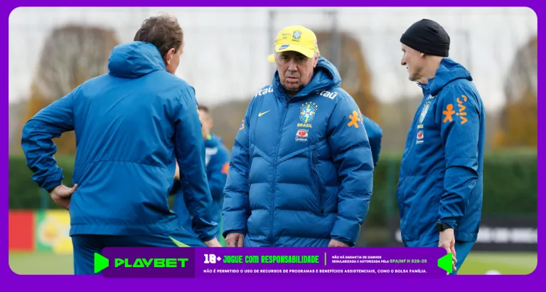 Imagem ilustrativa do técnico Carlo Ancelotti ao lado dos membros da comissão técnica no treino da Seleção Brasileira. Foto: Rafael Ribeiro/CBF
